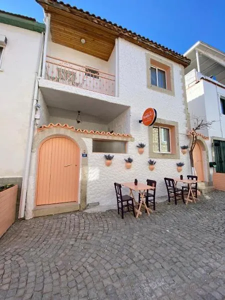 Kekik Alacati Otel Koyici Türkiye